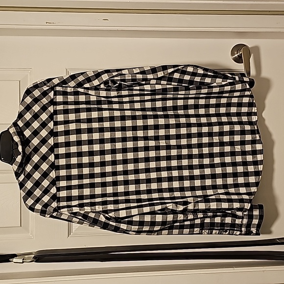 Men's Checkered Button Up Shirt - Picture 6 of 6